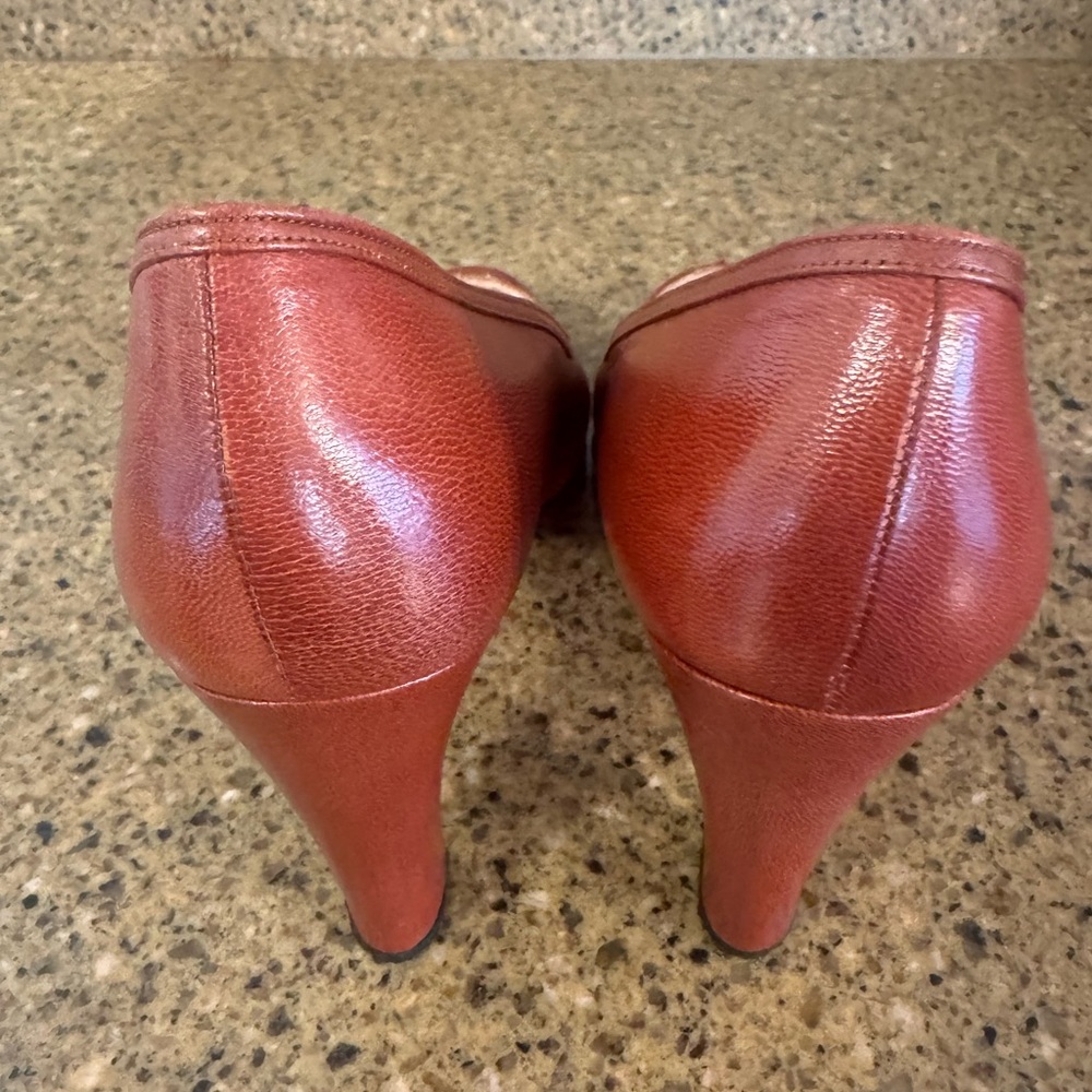 Gucci Vintage Women's Rich Brown Leather Heels - Picture 5 of 10